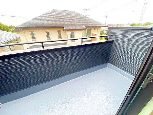 奥行きのあるバルコニー