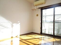 メゾン・アンソレイユ 205 2階1Kのリビング/ダイニング