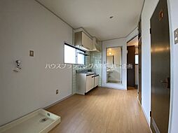 カルチェ島津 2階1Kのリビング/ダイニング