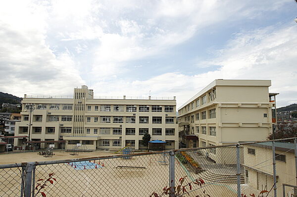 画像19:小学校「広島市立安小学校まで889ｍ」