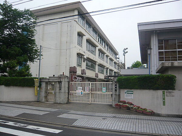 画像17:小学校「広島市立尾長小学校まで560ｍ」