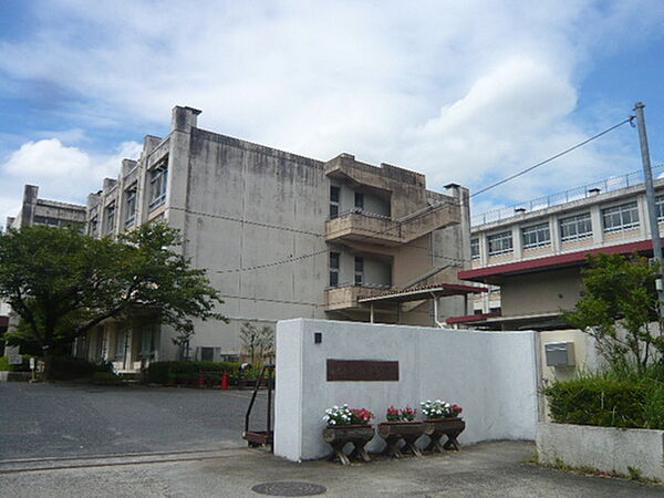 画像21:小学校「広島市立伴東小学校まで1065ｍ」