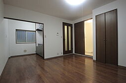 ロイヤルタムラバラ館 1階2LDKのリビング/ダイニング