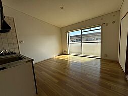 ハイネス八幡 3階3DKのリビング/ダイニング