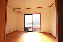 アイランド丸和 2階1DKのリビング/ダイニング