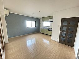 ひらいちビル3 1階2LDKのリビング/ダイニング