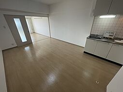 ブラッサム己斐本町 4階1LDKのリビング/ダイニング