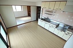 ライブ原田 4階3LDKのリビング/ダイニング