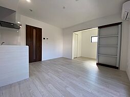 トラスティレジデンス地御前　西館 3階1LDKのリビング/ダイニング