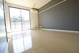 ウエストヒルズIII番館 2階ワンルームのリビング/ダイニング