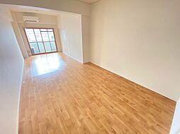 ベルシャトー加登 2階1Kのリビング/ダイニング