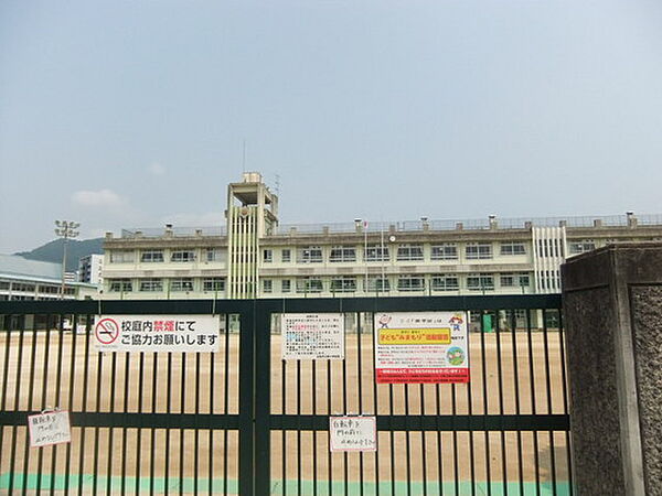 画像20:小学校「広島市立原小学校まで513ｍ」