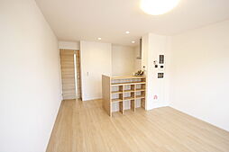 レグルス 1階1LDKのリビング/ダイニング