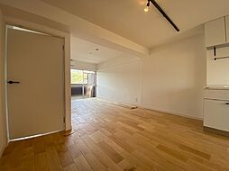 第7山本ビル 8階1LDKのリビング/ダイニング