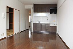 アームズ皆実 6階3LDKのリビング/ダイニング