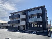 西条駅より徒歩14分 築2年6ヶ月 3階建の賃貸物件