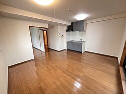 コンフォール空港通り 7階1LDKのリビング/ダイニング