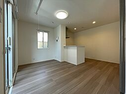 リュトモス西旭 1階1LDKのリビング/ダイニング