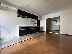 ダイアパレス平和公園中島 3階4LDKのリビング/ダイニング