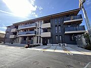 中筋駅より徒歩7分 築1年8ヶ月 3階建の賃貸物件