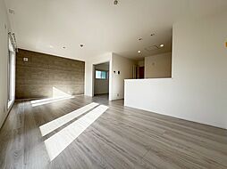 セブンプロート天応大浜 2階2LDKのリビング/ダイニング