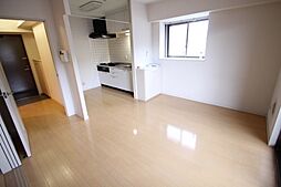 ＡＤ・ＧＲＡＹＳII 3階1LDKのリビング/ダイニング