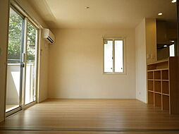 マルベリー 1階2LDKのリビング/ダイニング