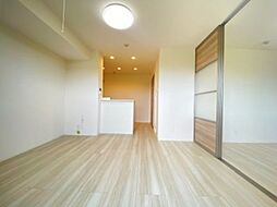 ヒルズスクエア 1階1LDKのリビング/ダイニング