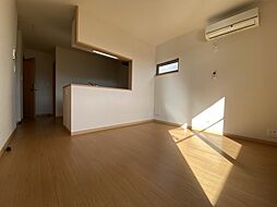 ブラウン・Ｋ 2階1LDKのリビング/ダイニング