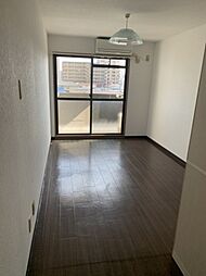 レジェンド五日市八幡 4階ワンルームのリビング/ダイニング