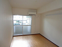 リーガルフォーラム 1階ワンルームのリビング/ダイニング