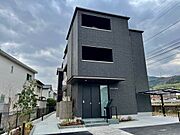 ロイヤルグラン 3階 築1年9ヶ月の賃貸物件