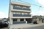 佐伯区役所前駅より徒歩3分 築6年7ヶ月 3階建の賃貸物件