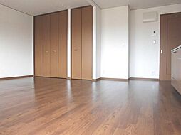 エメラルドシャトー 2階2LDKのリビング/ダイニング