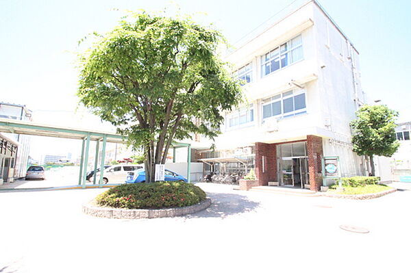 画像17:中学校「広島市立大州中学校まで2059ｍ」
