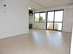 ビューラーM　B棟 2階3LDKのリビング/ダイニング