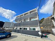 吉浦駅より徒歩4分 築3年 3階建の賃貸物件