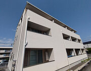 矢賀駅より徒歩12分 築4年8ヶ月 3階建の賃貸物件