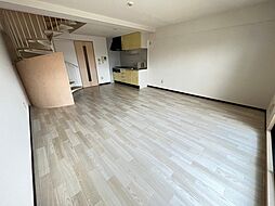 エルカーサニッシャラ 3階2LDKのリビング/ダイニング