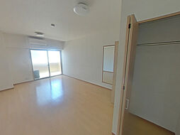 シャングリ・ラ　本川 9階1Kのリビング/ダイニング