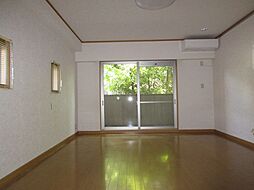 コートカメリア 1階1Kのリビング/ダイニング