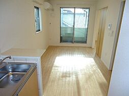 フローラ 2階1LDKのリビング/ダイニング