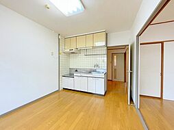 ロイヤルハウス西霞 2階2DKのリビング/ダイニング