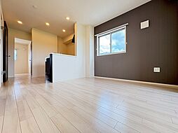 Hale ELUEKO 2階2LDKのリビング/ダイニング