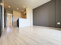 Hale ELUEKO 2階2LDKのリビング/ダイニング