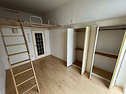 Happy Place II 1階1Kのリビング/ダイニング