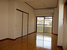 ベルシャトー加登 2階1Kのリビング/ダイニング