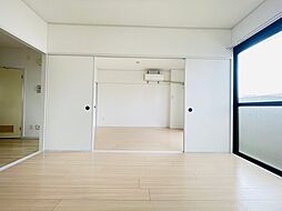 グランデ・パラッツォ・大芝III 3階2DKのリビング/ダイニング