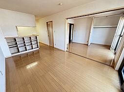 Crest Tenma 3階2LDKのリビング/ダイニング