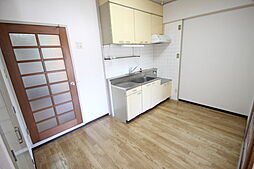 クワモトビル 2階3DKのリビング/ダイニング